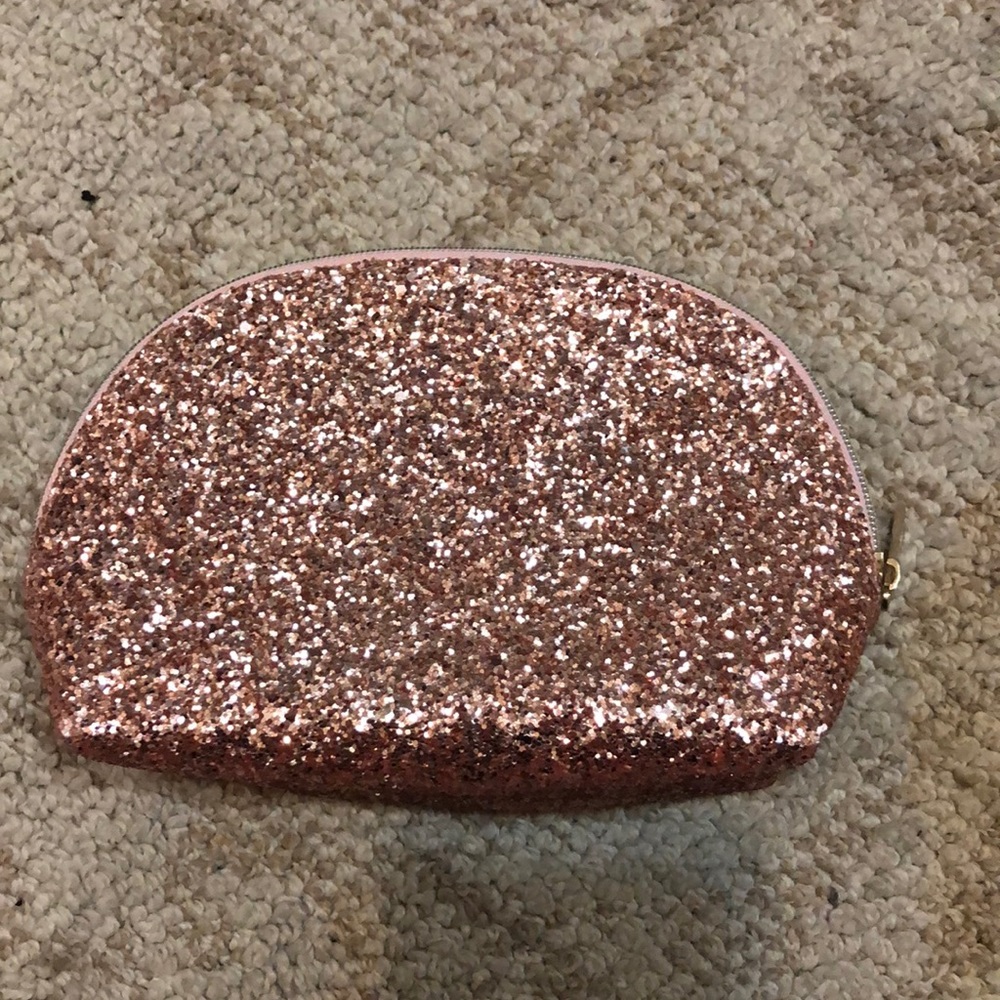 Estée Lauder cosmetic bag
